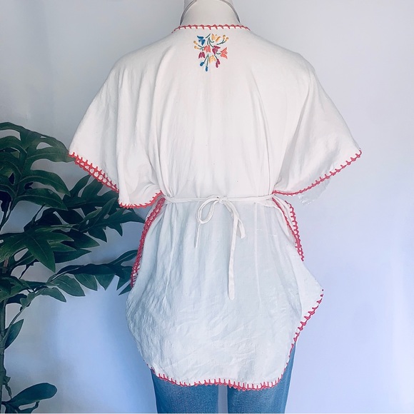 b l o o m :: Vintage 70s Floral Boho Embroidered Tunic - Picture 13 of 14